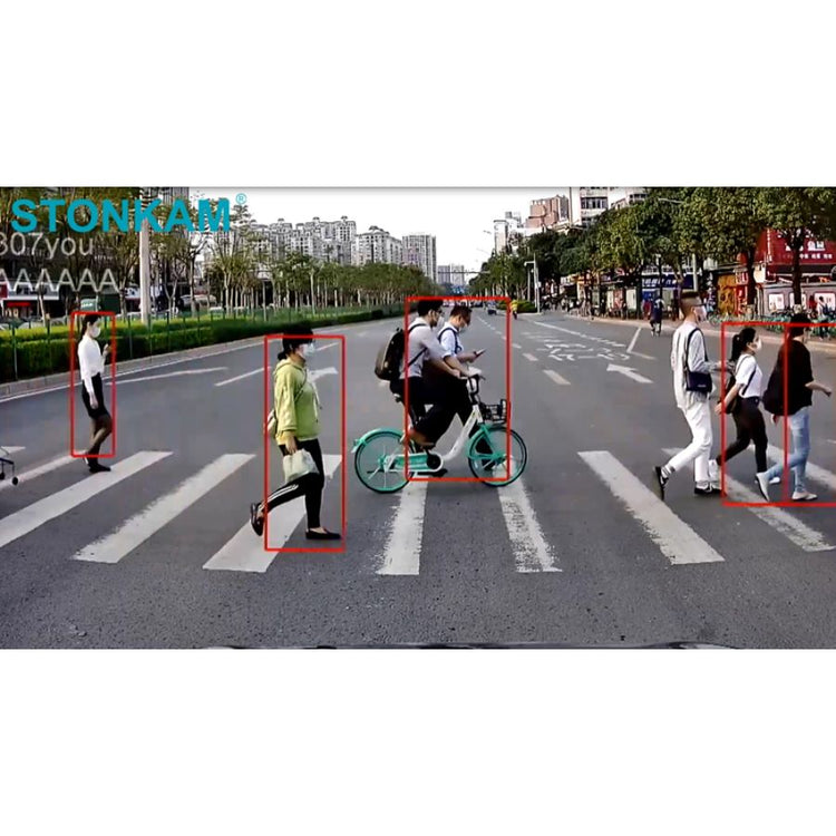 Sistema de camara con IA de advertencia y prevención de colisionesde peatones para montacargas