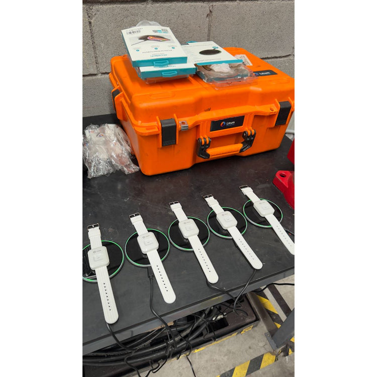 Dispositivo de localización de pulsera con cargador inalambrico